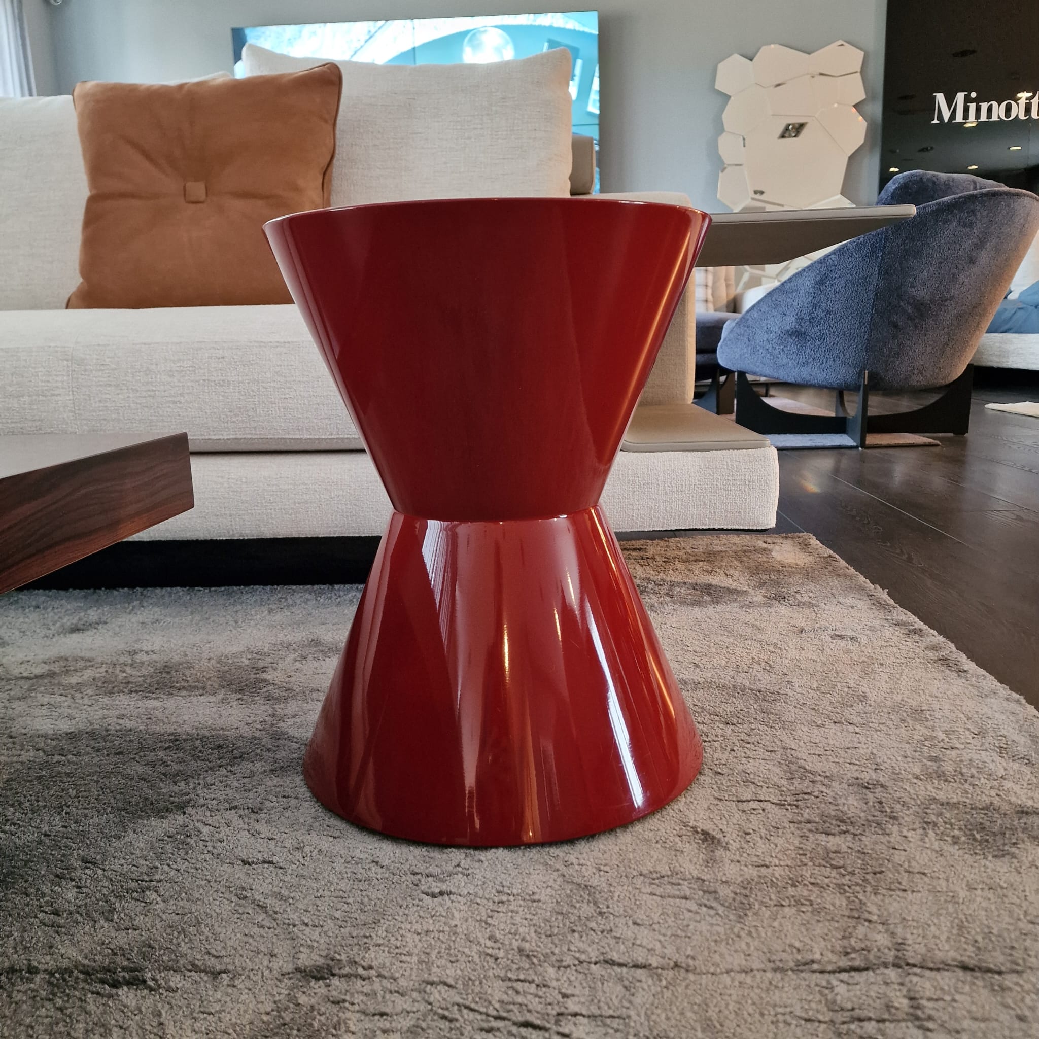 Cesar, príručný stolík model A