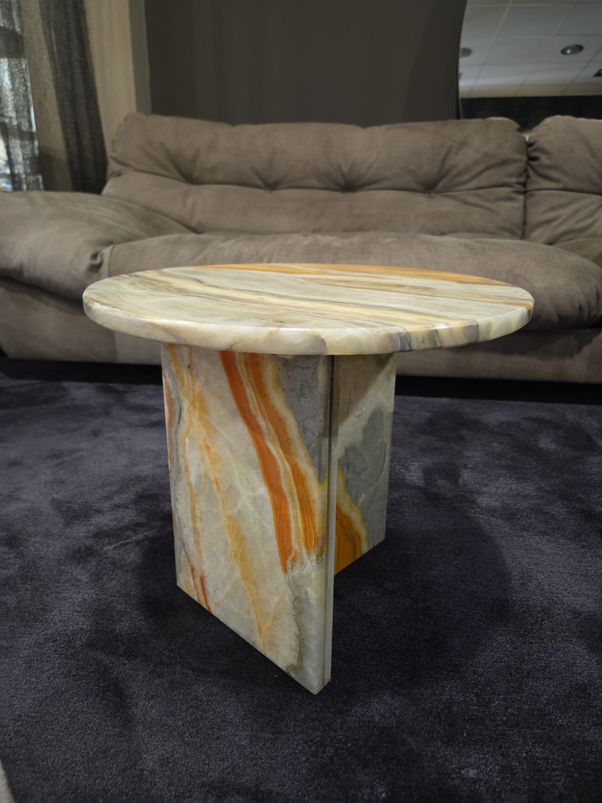 Tebe, konferenčný stolík