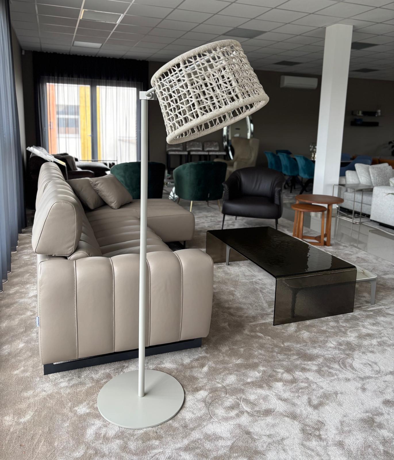 Emma Cross, exteriérová lampa