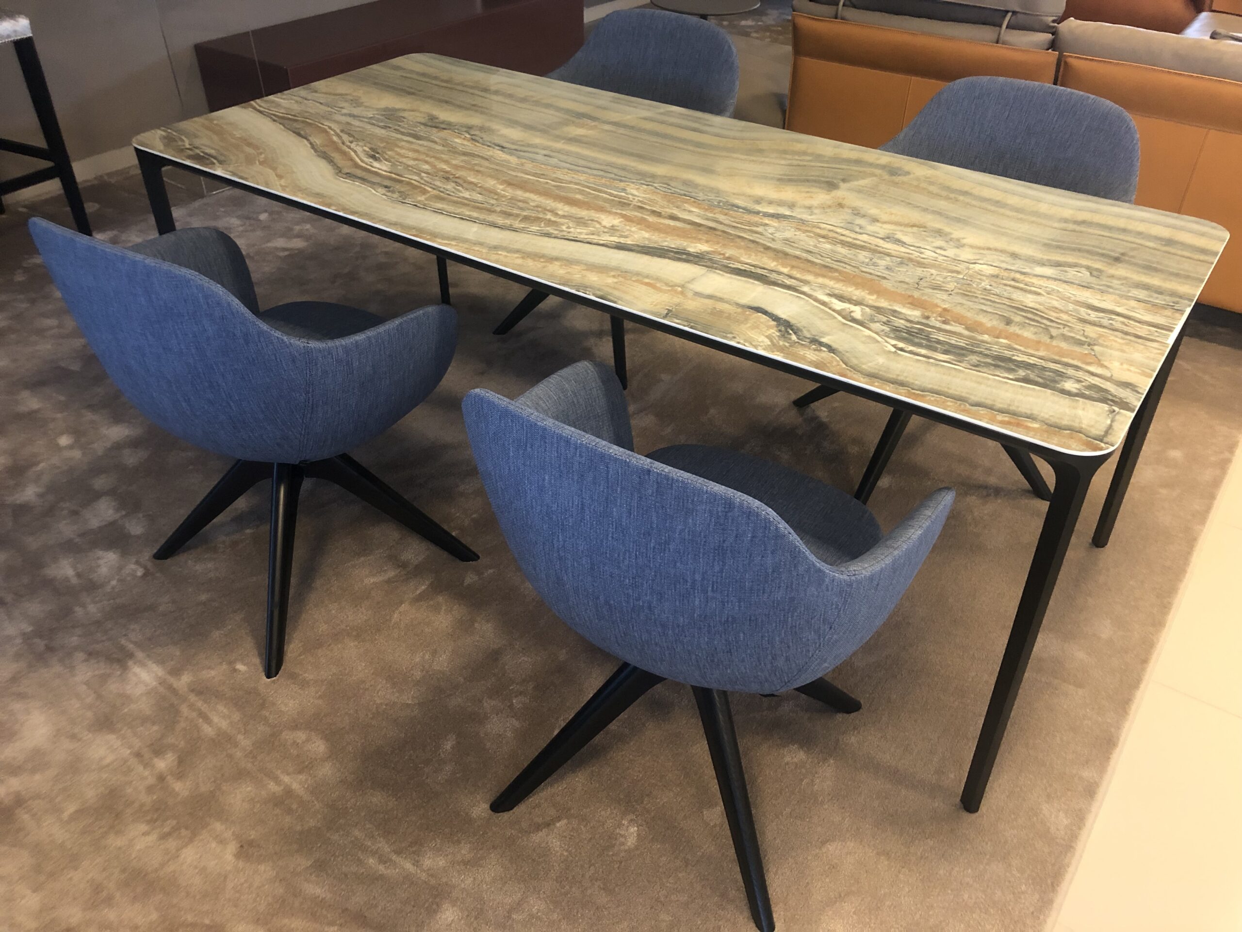 Slim, jedálenský stôl